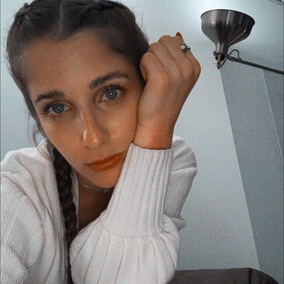 Meet your Posher, Sarah - Picture 1 of 1